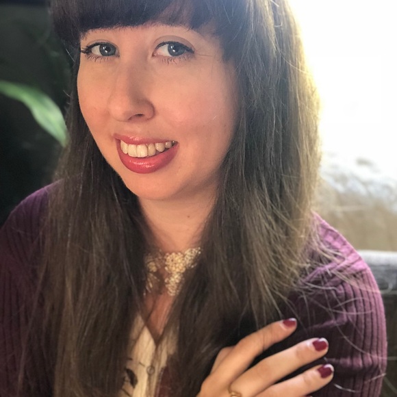 Meet your Posher, Mallory - Picture 2 of 7